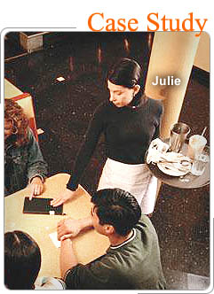 Julie, en el restaurante.